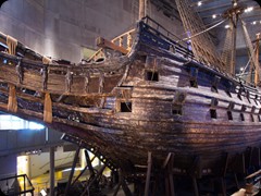 Die Vasa ist eine schwedische Galeone, die am 10. August 1628 auf ihrer Jungfernfahrt nach weniger als einer Seemeile Fahrt sank