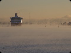 Fähre im Nebel