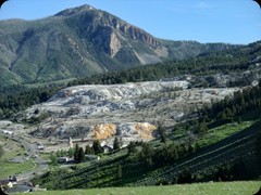 Blick über Mammoth Hot Springs